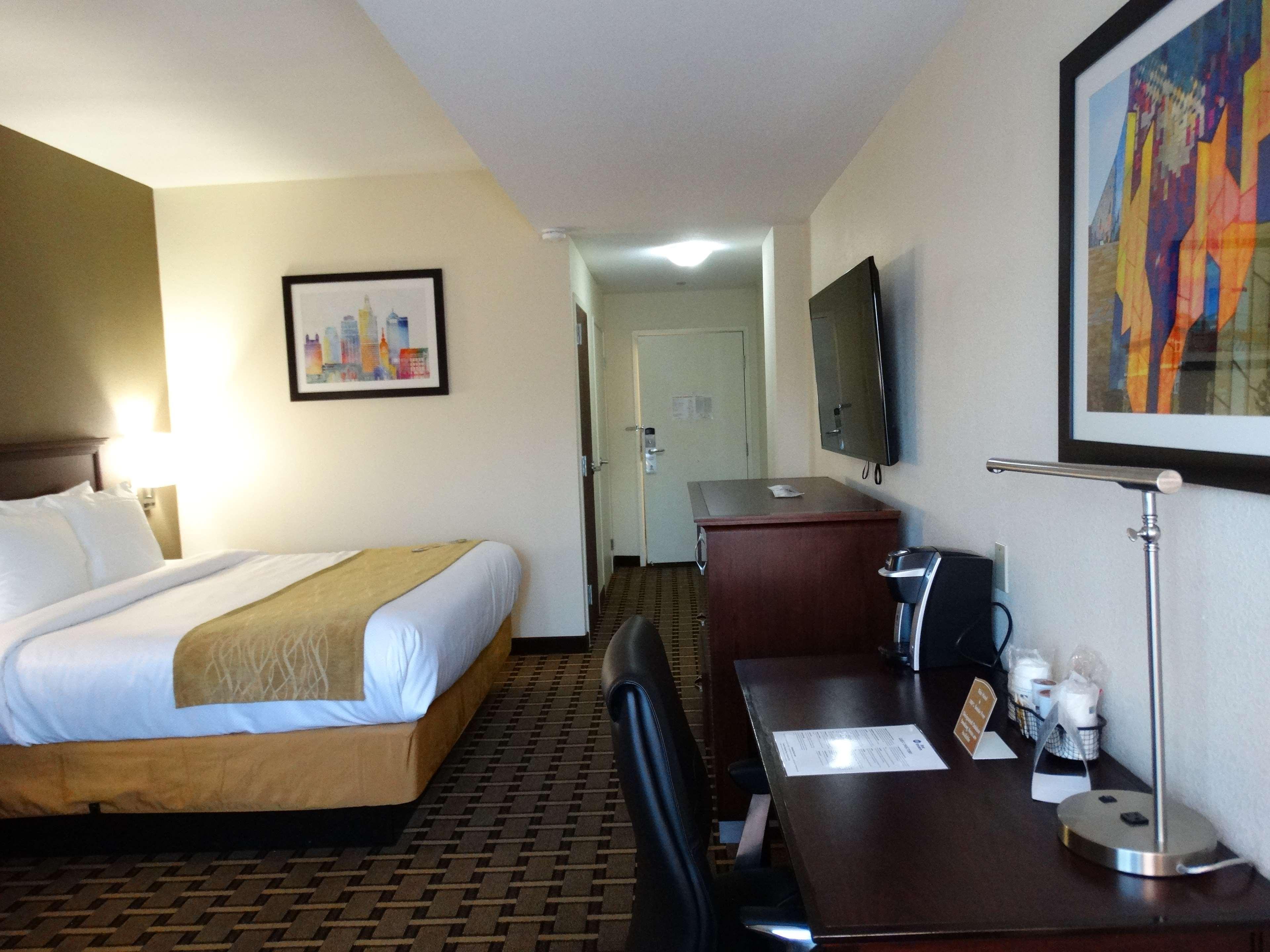 Best Western Plus Wausau-Rothschild Hotel Bagian luar foto