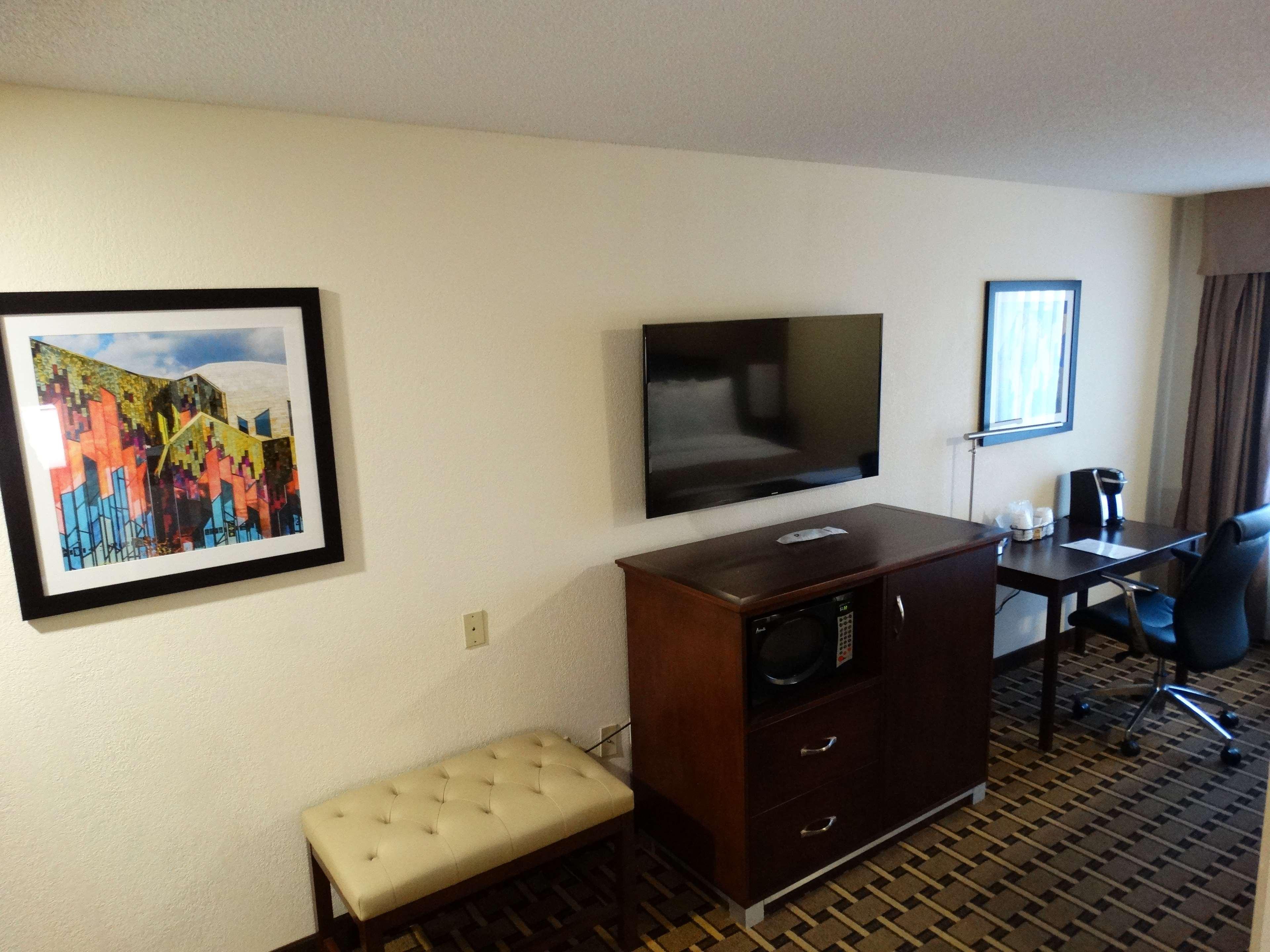 Best Western Plus Wausau-Rothschild Hotel Bagian luar foto